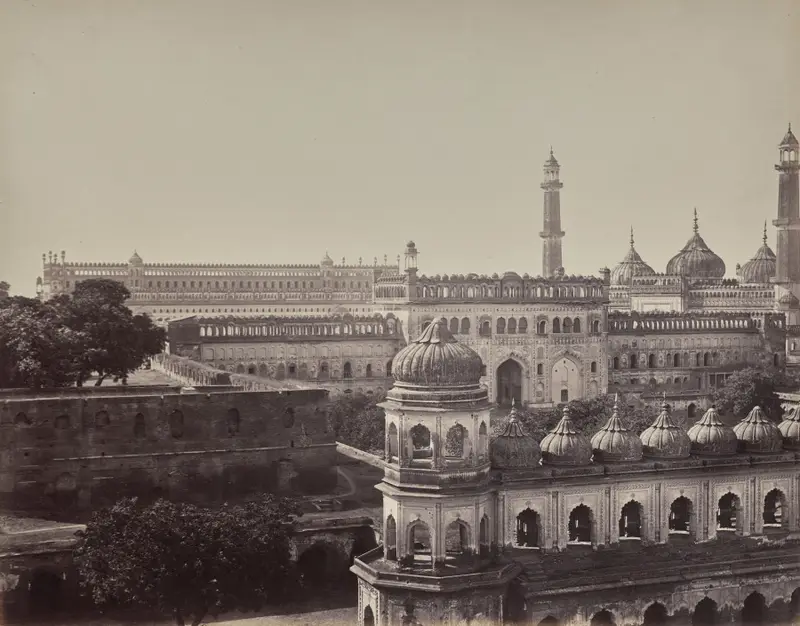 Lucknow. The Great Emambara and Mosque — تصویر رکورد موزهٔ هنر کلیولند (دسترسی آزاد)