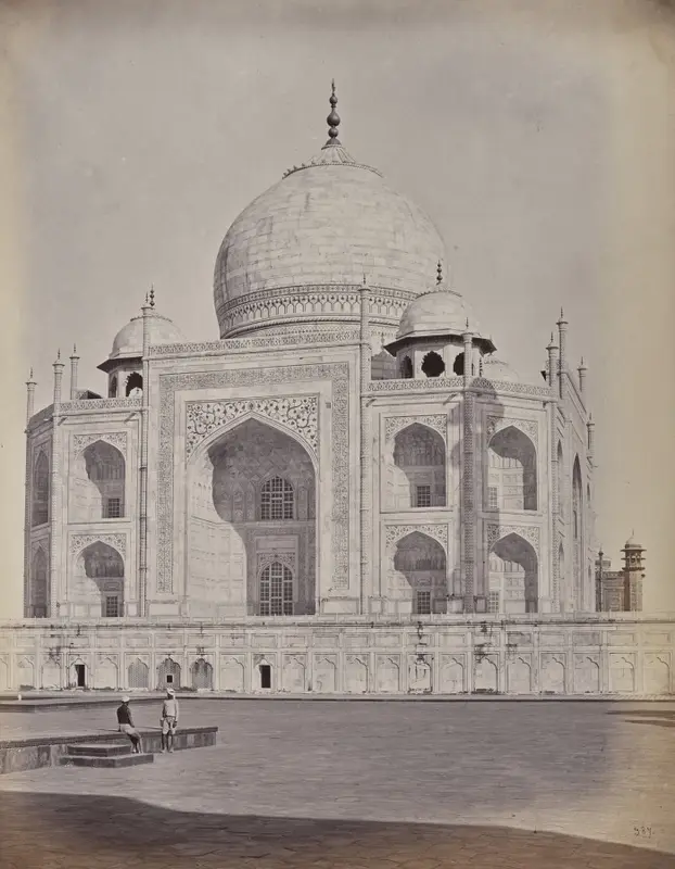 Agra. The Taj, the Central of Principal City — تصویر رکورد موزهٔ هنر کلیولند (دسترسی آزاد)
