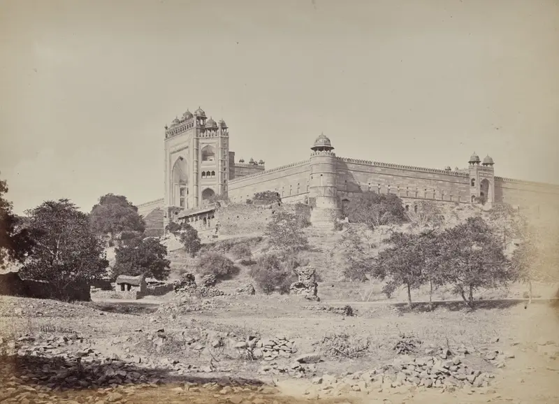 Fort of Futheypoor Sikre near Agra. The Residence of the Emperor Akbar — تصویر رکورد موزهٔ هنر کلیولند (دسترسی آزاد)