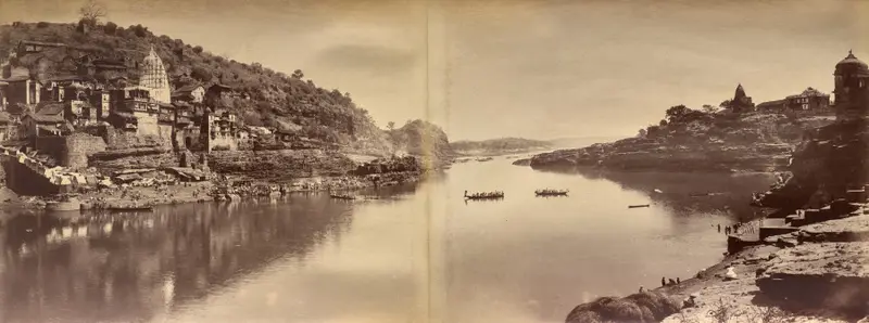 Two-Part Panorama with View of the Narmada River at Omkareshwar — تصویر رکورد موزهٔ هنر کلیولند (دسترسی آزاد)