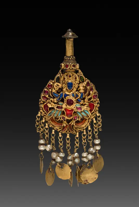 Earring with Vishnu Riding Garuda — تصویر رکورد موزهٔ هنر کلیولند (دسترسی آزاد)