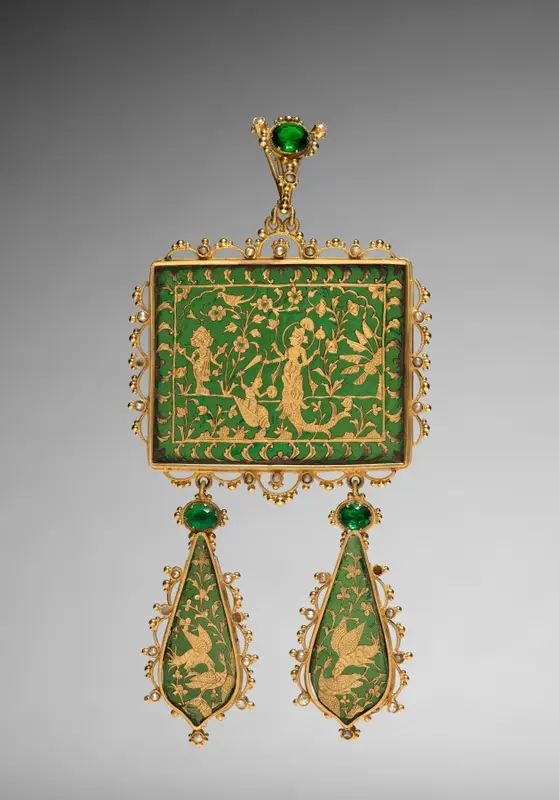 Pendant with Matsya (fish incarnation of Vishnu) defeating Hayagriva — تصویر رکورد موزهٔ هنر کلیولند (دسترسی آزاد)