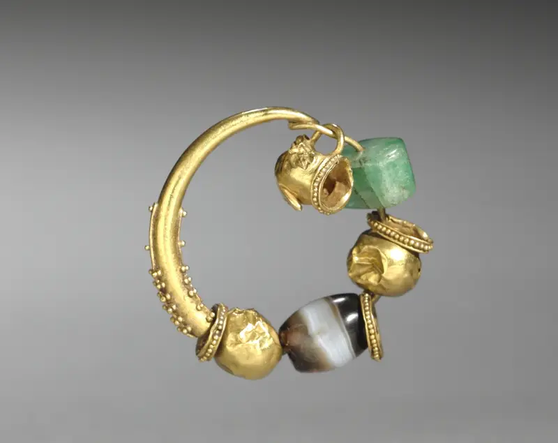 Earring — تصویر رکورد موزهٔ هنر کلیولند (دسترسی آزاد)