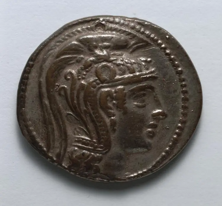 Electrotype Replica of Tetradrachm: Head of Athena Parthenos (obverse) — تصویر رکورد موزهٔ هنر کلیولند (دسترسی آزاد)