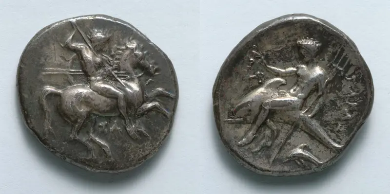 Stater: Nude Warrior on Horseback (obverse); Taras (reverse) — تصویر رکورد موزهٔ هنر کلیولند (دسترسی آزاد)