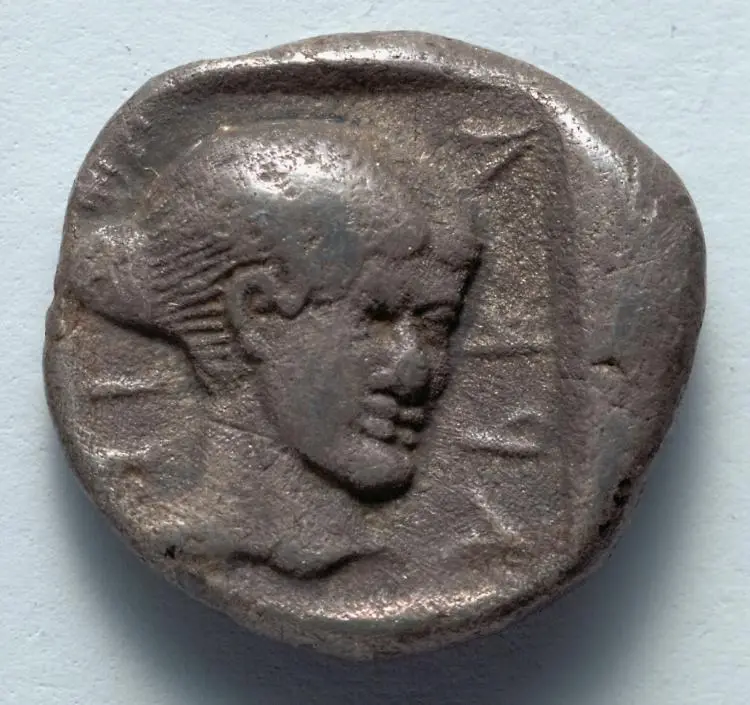 Hemidrachm: Head of Despoina (reverse) — تصویر رکورد موزهٔ هنر کلیولند (دسترسی آزاد)