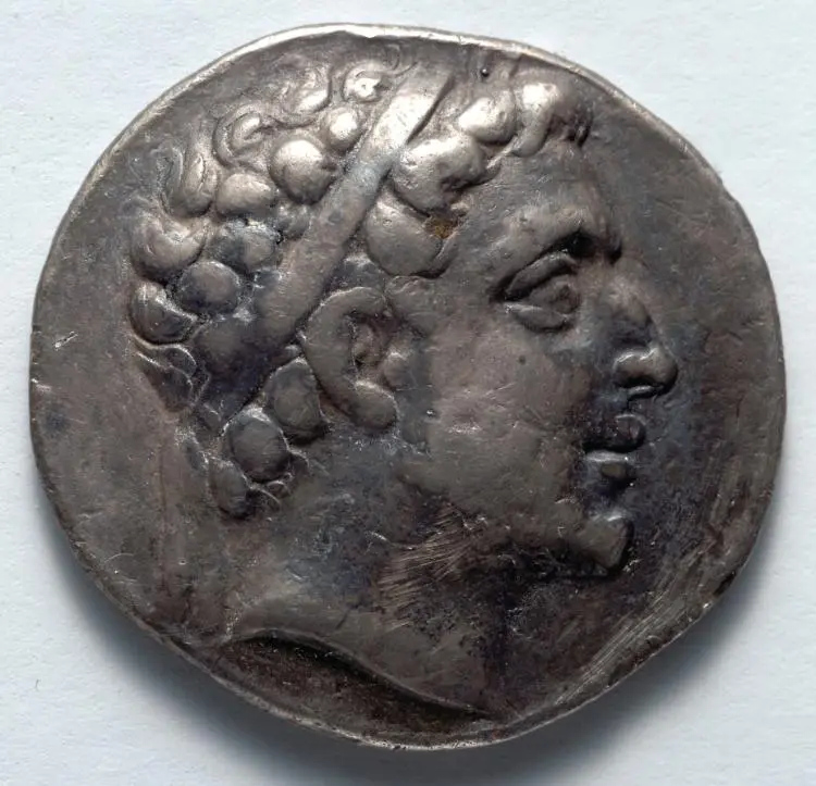 Didrachm: Head of Philip V, r., diademed and slightly bearded (obverse) — تصویر رکورد موزهٔ هنر کلیولند (دسترسی آزاد)