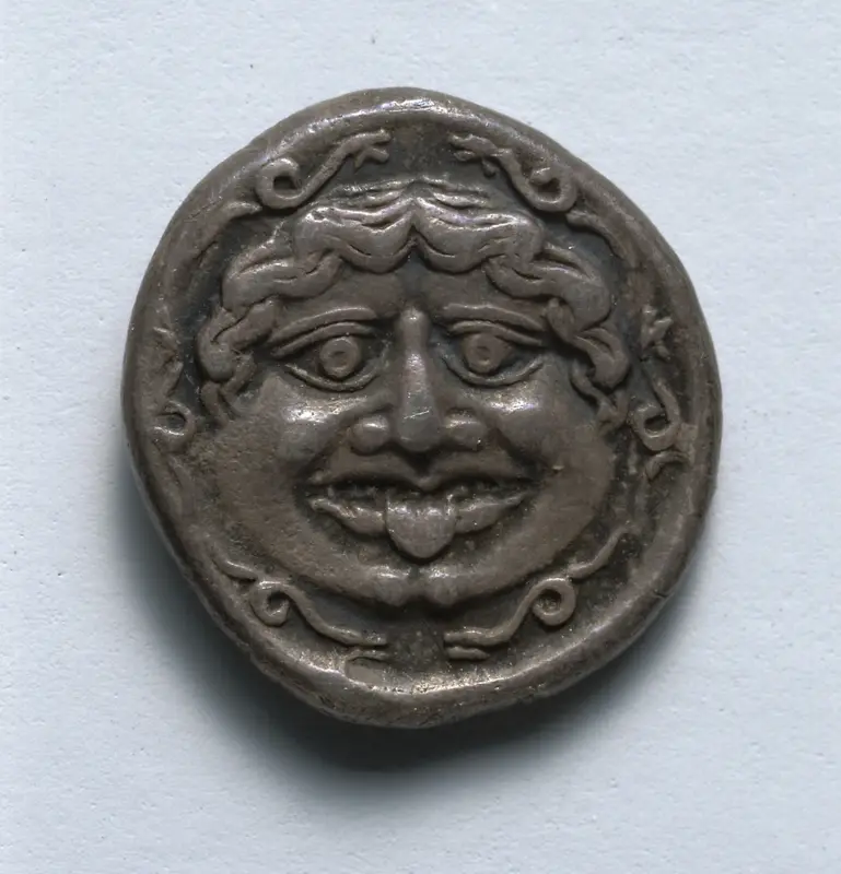 Hemidrachm: Gorgoneion (obverse) — تصویر رکورد موزهٔ هنر کلیولند (دسترسی آزاد)