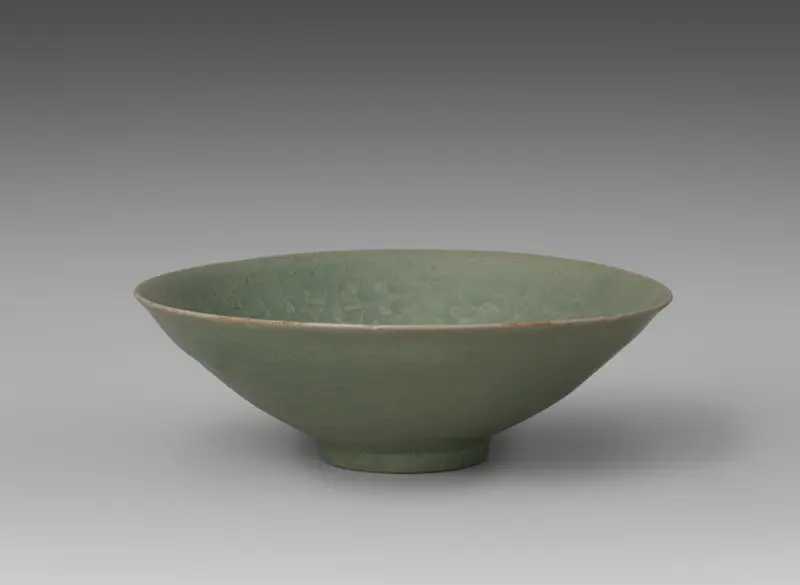 Bowl with Lotus and Child Design in Relief — تصویر رکورد موزهٔ هنر کلیولند (دسترسی آزاد)
