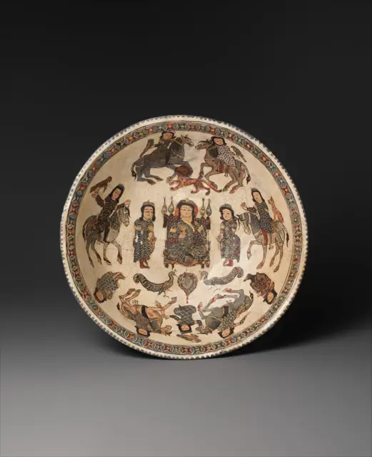 Bowl with Enthroned Figure and Horsemen — تصویر رکورد موزهٔ متروپولیتن (دسترسی آزاد)