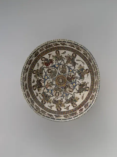 Bowl with Courtly and Astrological Motifs — تصویر رکورد موزهٔ متروپولیتن (دسترسی آزاد)