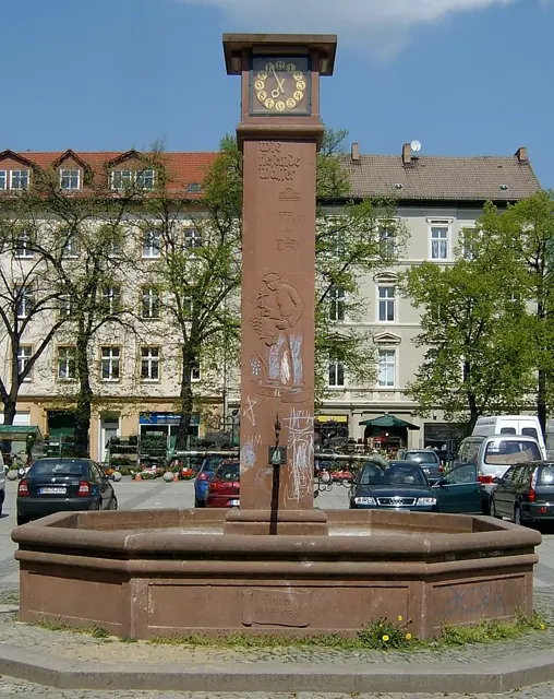 Uhren- oder Jahreszeitenbrunnen in Frankfurt — تصویر رکورد ویکی‌داده