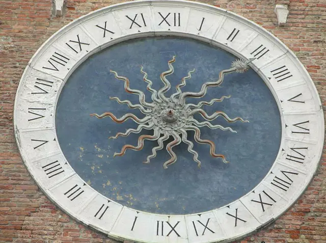 Clock of St Andrew's Tower, Chioggia — تصویر رکورد ویکی‌داده