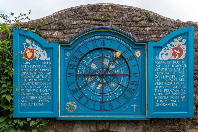 Nychthemeron clock, Snowshill Manor — تصویر رکورد ویکی‌داده