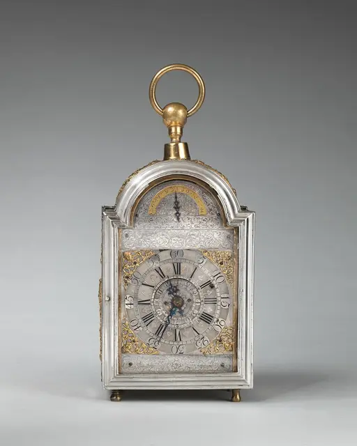 Traveling clock with alarm and calendar — تصویر رکورد ویکی‌داده