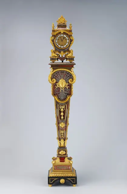 Clock with pedestal — تصویر رکورد ویکیداده