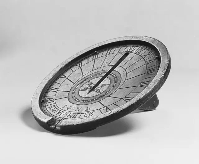 Sundial Mold — تصویر رکورد ویکیداده