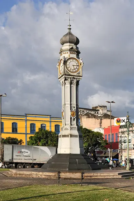 Clock at Praça Siqueira Campos — تصویر رکورد ویکیداده
