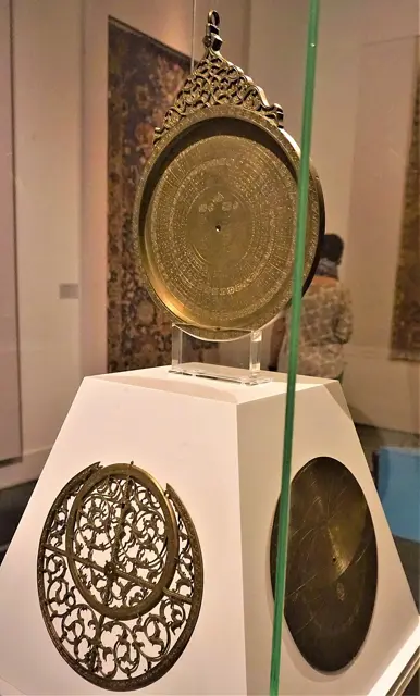 Astrolabe — تصویر رکورد ویکیداده
