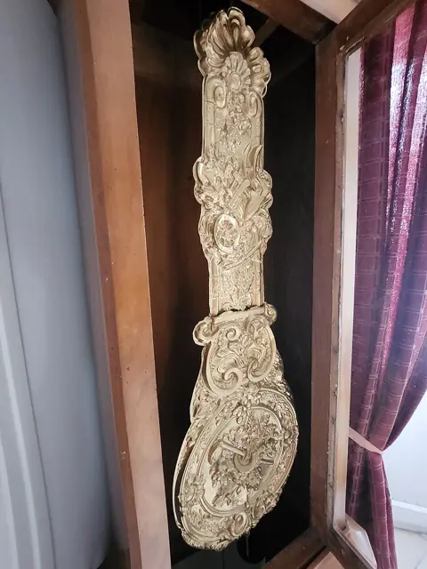 Lognoné clocks — تصویر رکورد ویکیداده