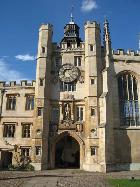 Trinity College Clock — تصویر رکورد ویکیداده