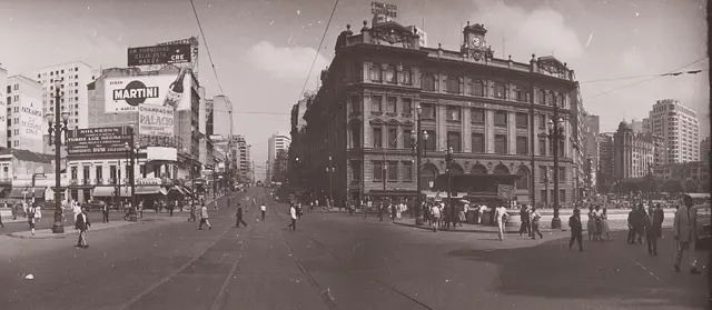 Vista parcial da Avenida São João e Vale do Anhangabaú. São Paulo/Sp — تصویر رکورد ویکیداده