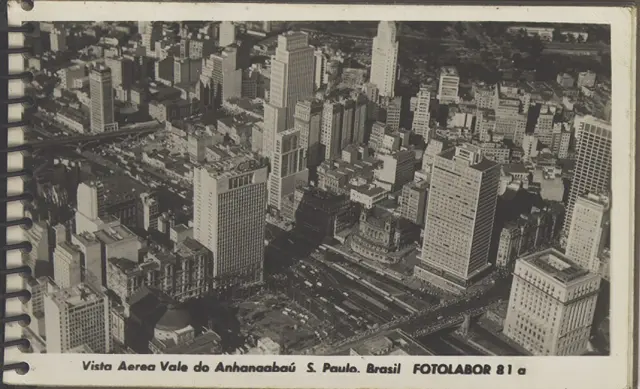 Vista aerea Vale do Anhangabaú - São Paulo - Brasil — تصویر رکورد ویکیداده