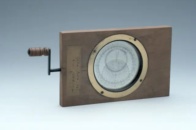 Lantern Slide Astrolabe Projection — تصویر رکورد ویکیداده