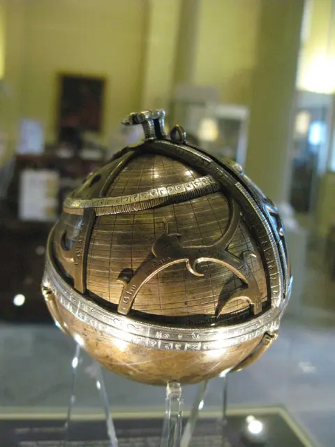 Spherical Astrolabe — تصویر رکورد ویکیداده