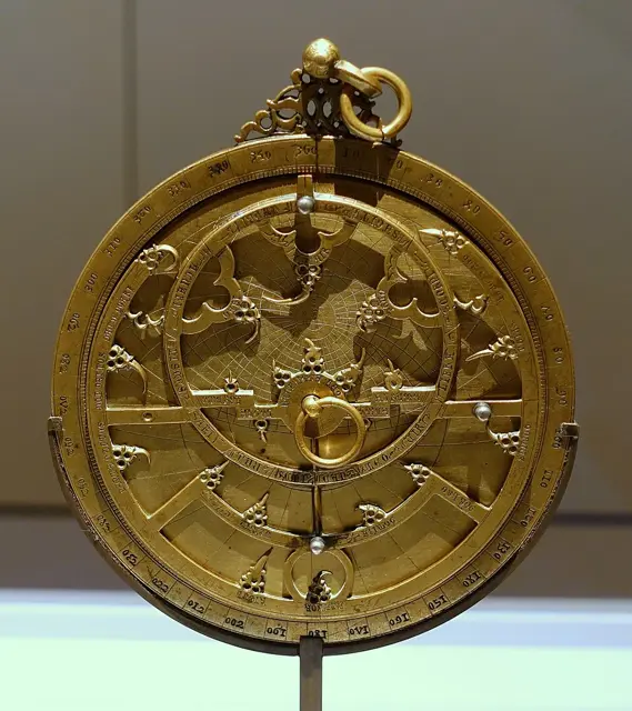 Planispheric astrolabe — تصویر رکورد ویکیداده