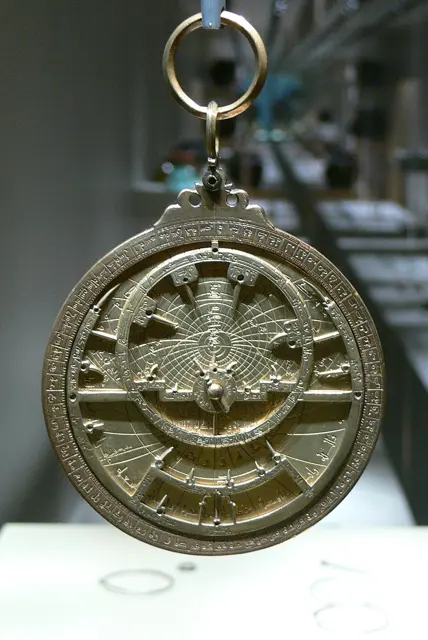 Astrolabium from Ahmad ibn Muhammad al-Naqqash — تصویر رکورد ویکیداده