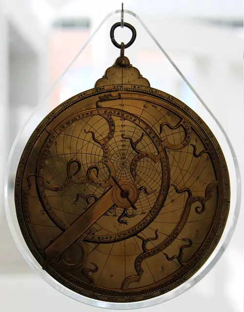 An Italian astrolabe slightly modified by Henricus de Hollandia in Paris — تصویر رکورد ویکیداده