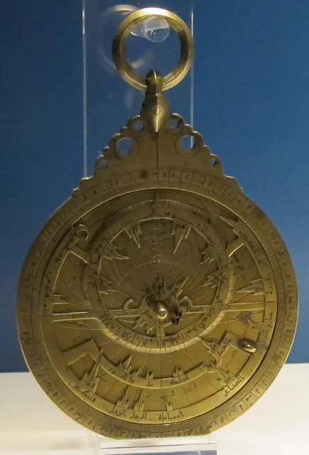 An astrolabe — تصویر رکورد ویکیداده