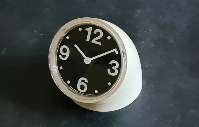 Cronotime table clock — تصویر رکورد ویکی‌داده