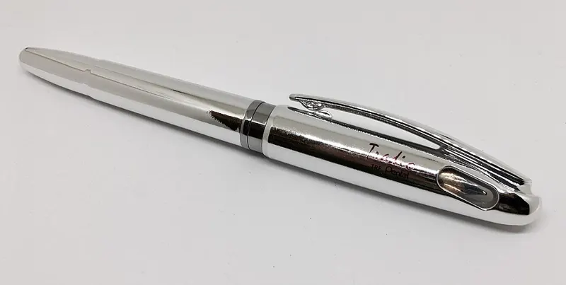 Pentel Tradio TRF91 Fountain Pen (36064724992) — تصویر رکورد ویکیداده