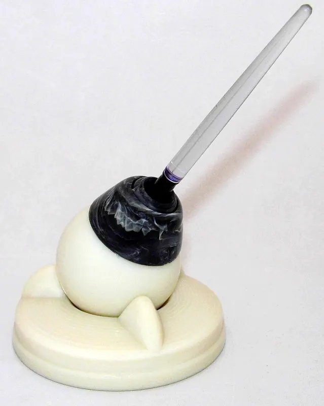 Vintage Zephyr American Swivodex Art Deco Desktop Inkwell With Pen, Base Measures 3.375 Inches In Diameter, Ma — تصویر رکورد ویکیداده
