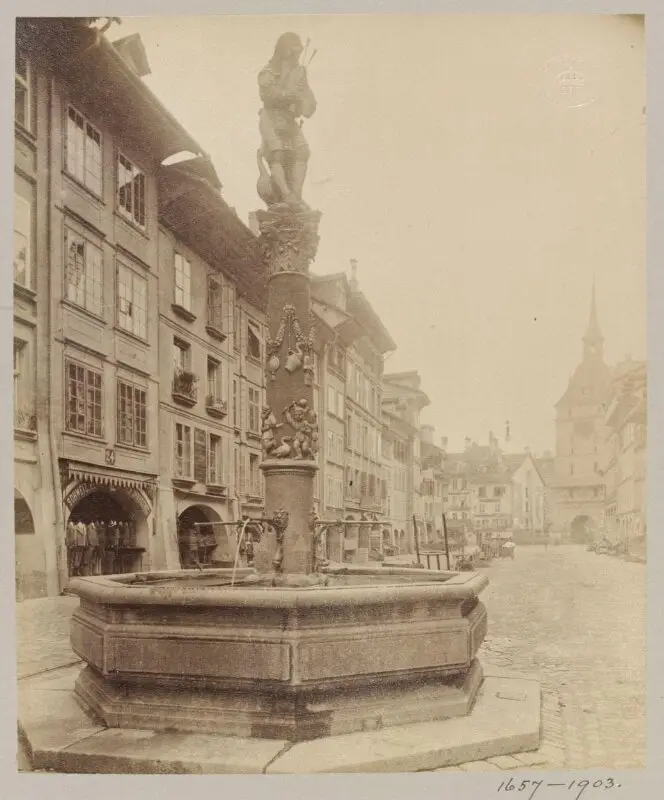 Photograph: The Bagpipe fountain in the Spitalgasse, Bern, Switzerland — تصویر رکورد موزهٔ ویکتوریا و آلبرت