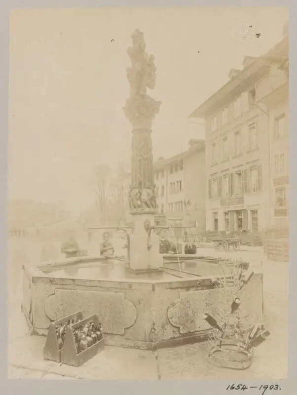 Photograph: The Ogre Fountain, Berne, Switzerland — تصویر رکورد موزهٔ ویکتوریا و آلبرت