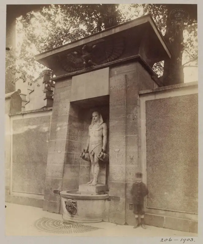 Photograph: Fountain, Rue de Sevres, Paris, France — تصویر رکورد موزهٔ ویکتوریا و آلبرت