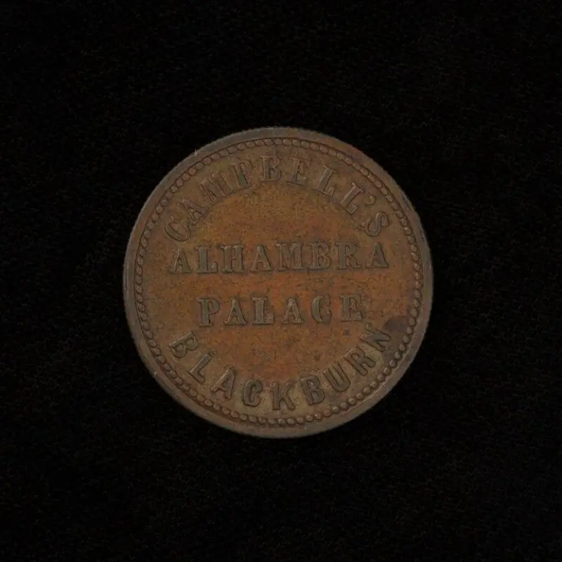 Token: Theatre admission token — تصویر رکورد موزهٔ ویکتوریا و آلبرت
