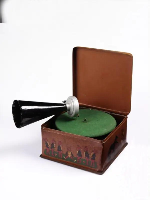Gramophone — تصویر رکورد موزهٔ ویکتوریا و آلبرت