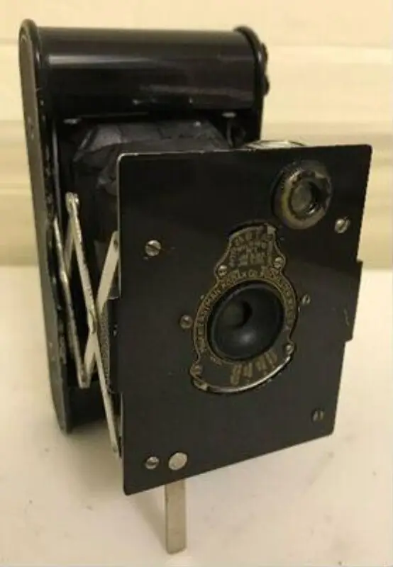 Camera — تصویر رکورد موزهٔ ویکتوریا و آلبرت