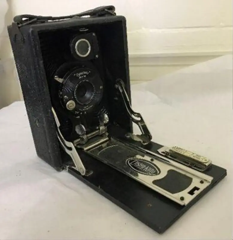 Camera — تصویر رکورد موزهٔ ویکتوریا و آلبرت