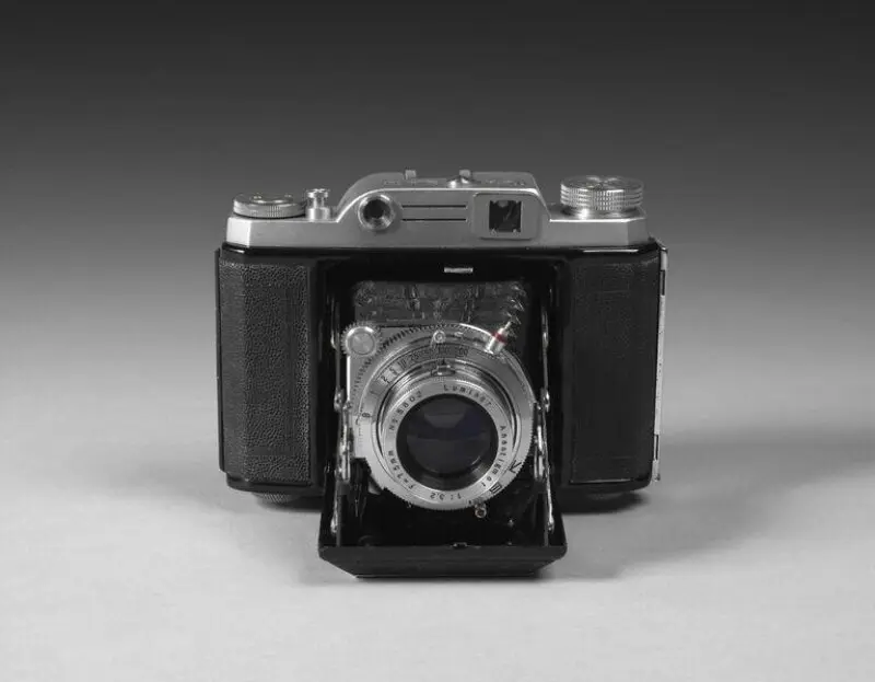 Camera — تصویر رکورد موزهٔ ویکتوریا و آلبرت