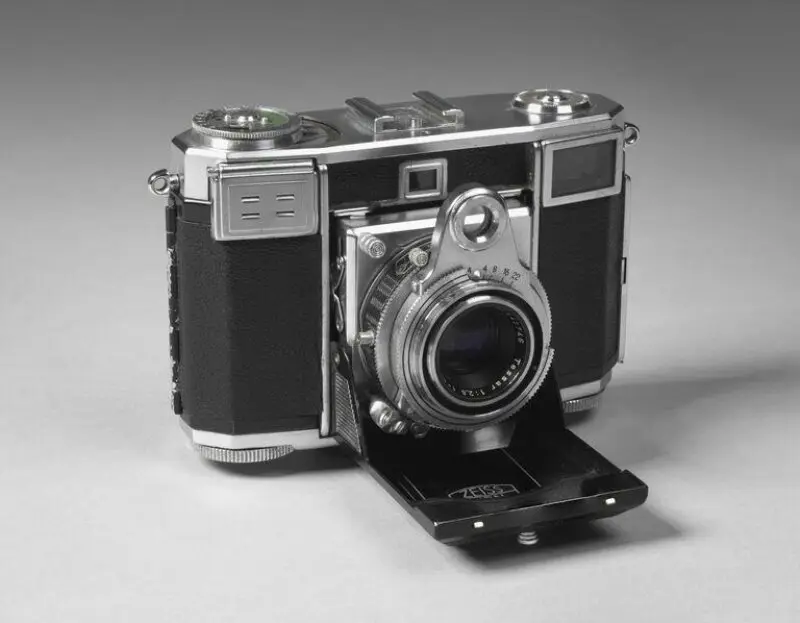 Camera — تصویر رکورد موزهٔ ویکتوریا و آلبرت