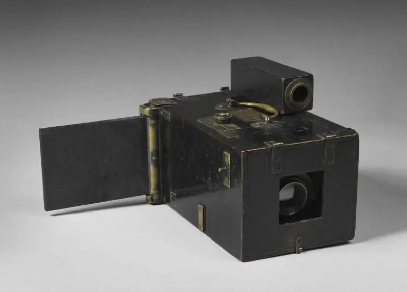 Camera — تصویر رکورد موزهٔ ویکتوریا و آلبرت