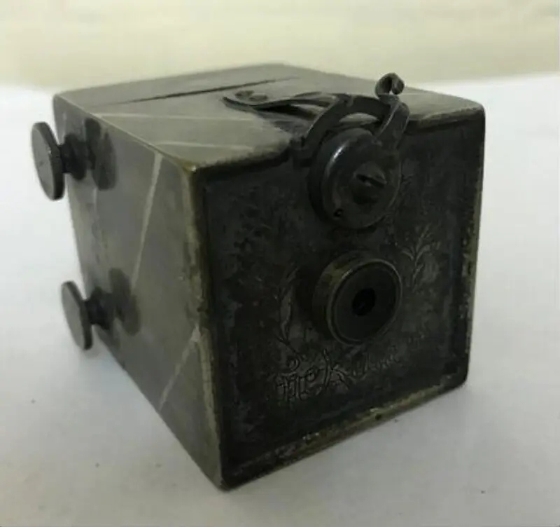 Camera — تصویر رکورد موزهٔ ویکتوریا و آلبرت