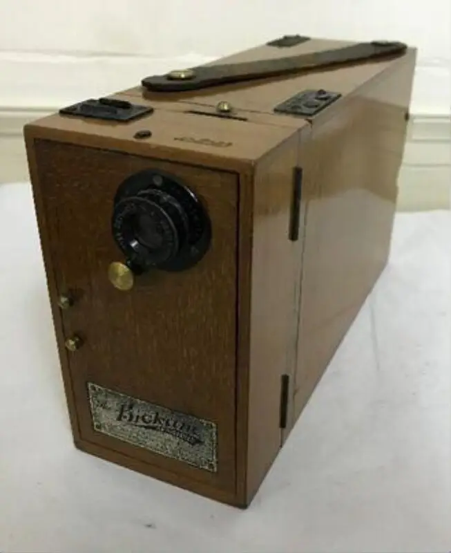 Camera — تصویر رکورد موزهٔ ویکتوریا و آلبرت