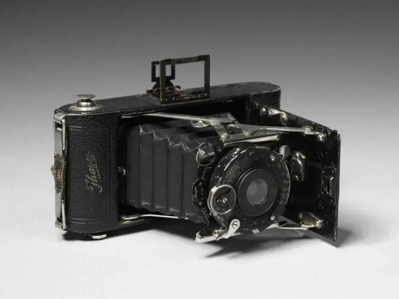 Camera — تصویر رکورد موزهٔ ویکتوریا و آلبرت