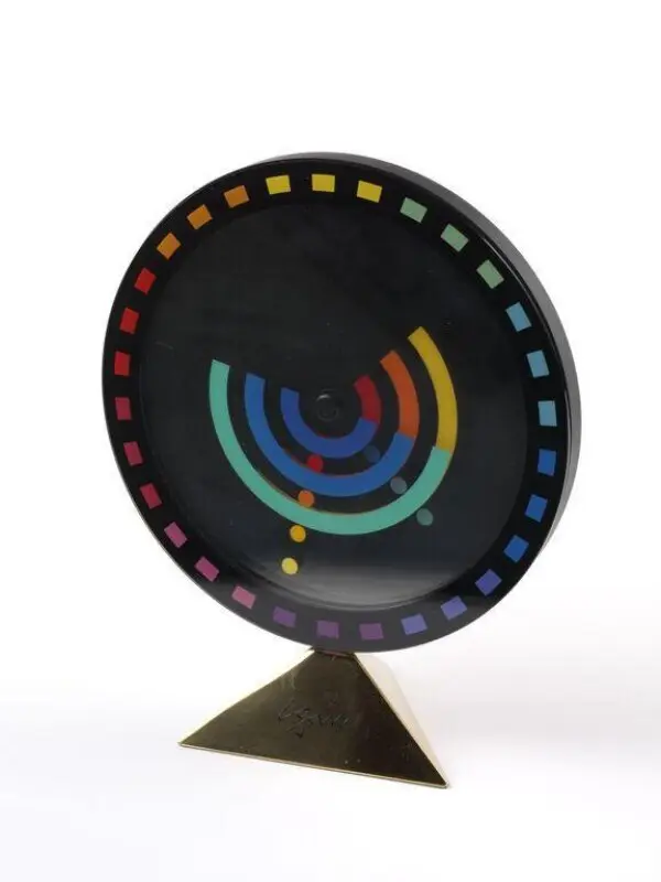 Clock and plinth: Rainbow — تصویر رکورد موزهٔ ویکتوریا و آلبرت